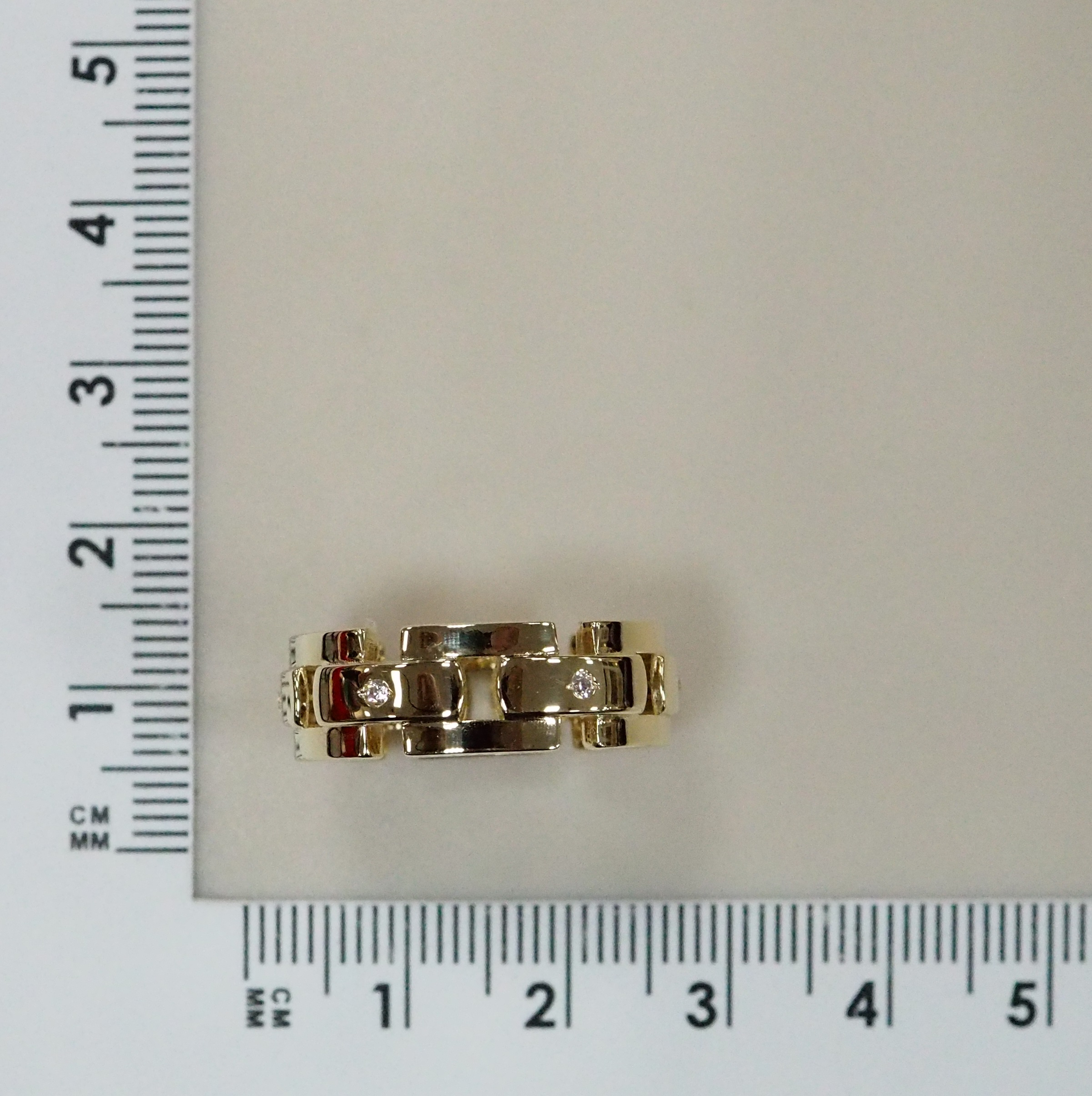 Кольцо из желтого золота с фианитами